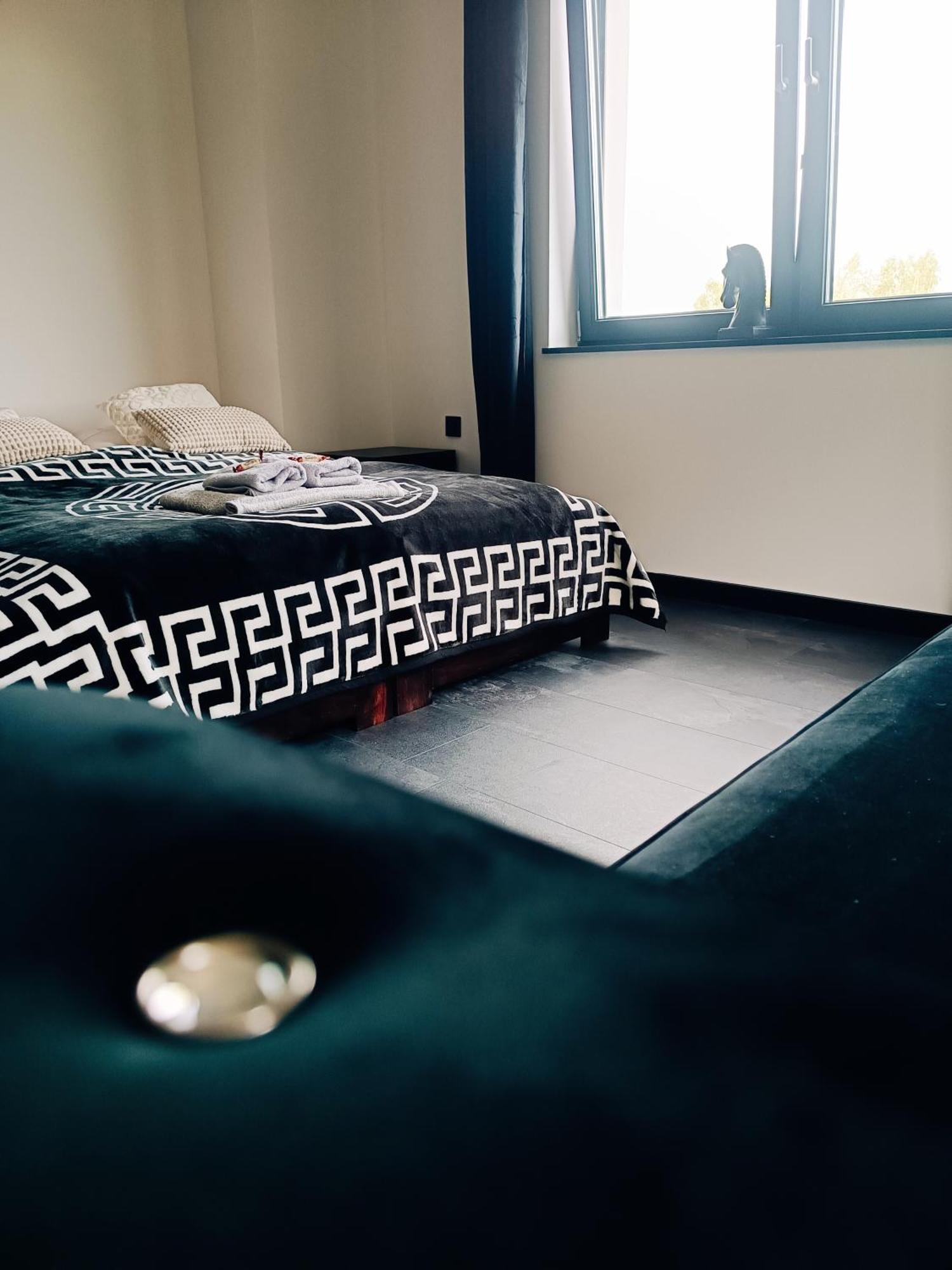 Modern Rancho - Apartamenty Nad Rzeka, Przy Stadninie Koni Kruszyna  エクステリア 写真